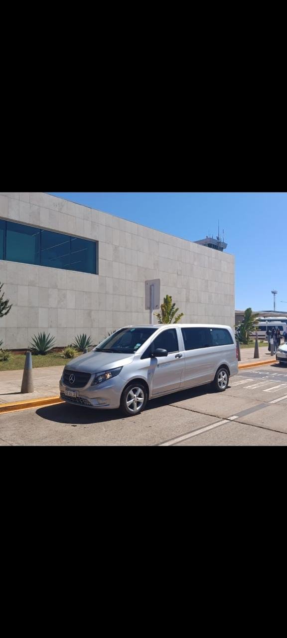 Mercedes Vito para transporte para grupos desde aeropuerto en Iguazú